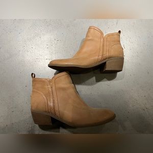 Guess camel suede booties
